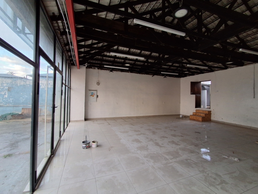To Let Commercial Property for Rent in Amalinda Eastern Cape